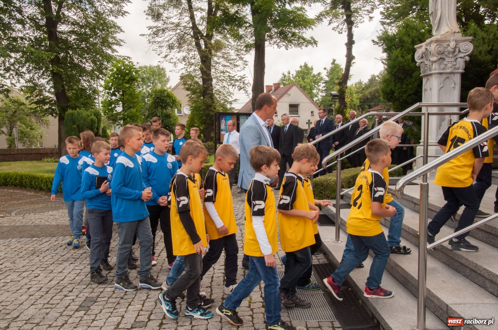Zdjęcie w galerii na portalu naszraciborz.pl: LKS 07 Markowice ma nowy sztandar. Trzeci dzień obchodów 110 lat klubu wiadomości z regionu