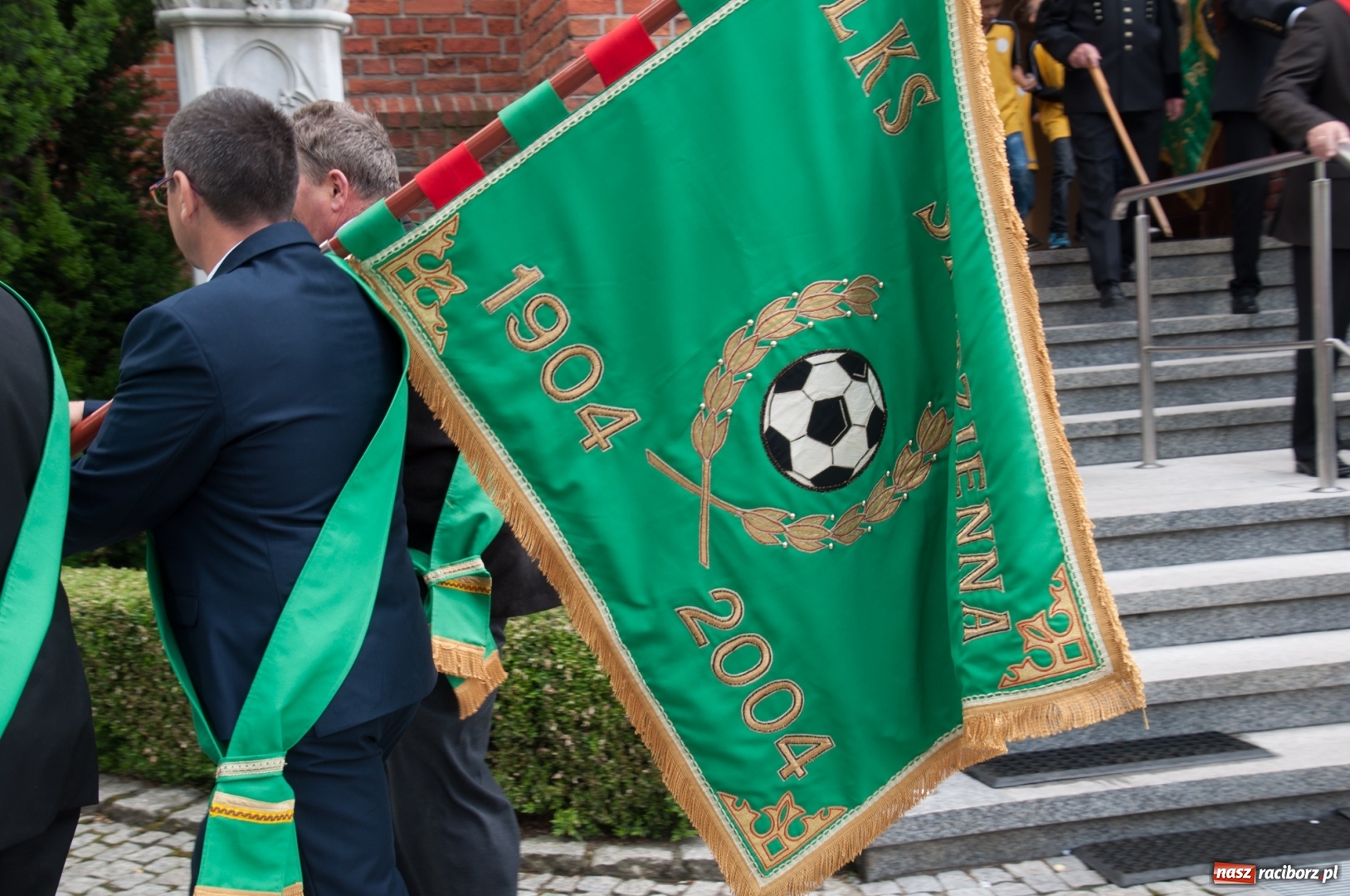 Zdjęcie w galerii na portalu naszraciborz.pl: LKS 07 Markowice ma nowy sztandar. Trzeci dzień obchodów 110 lat klubu wiadomości z regionu