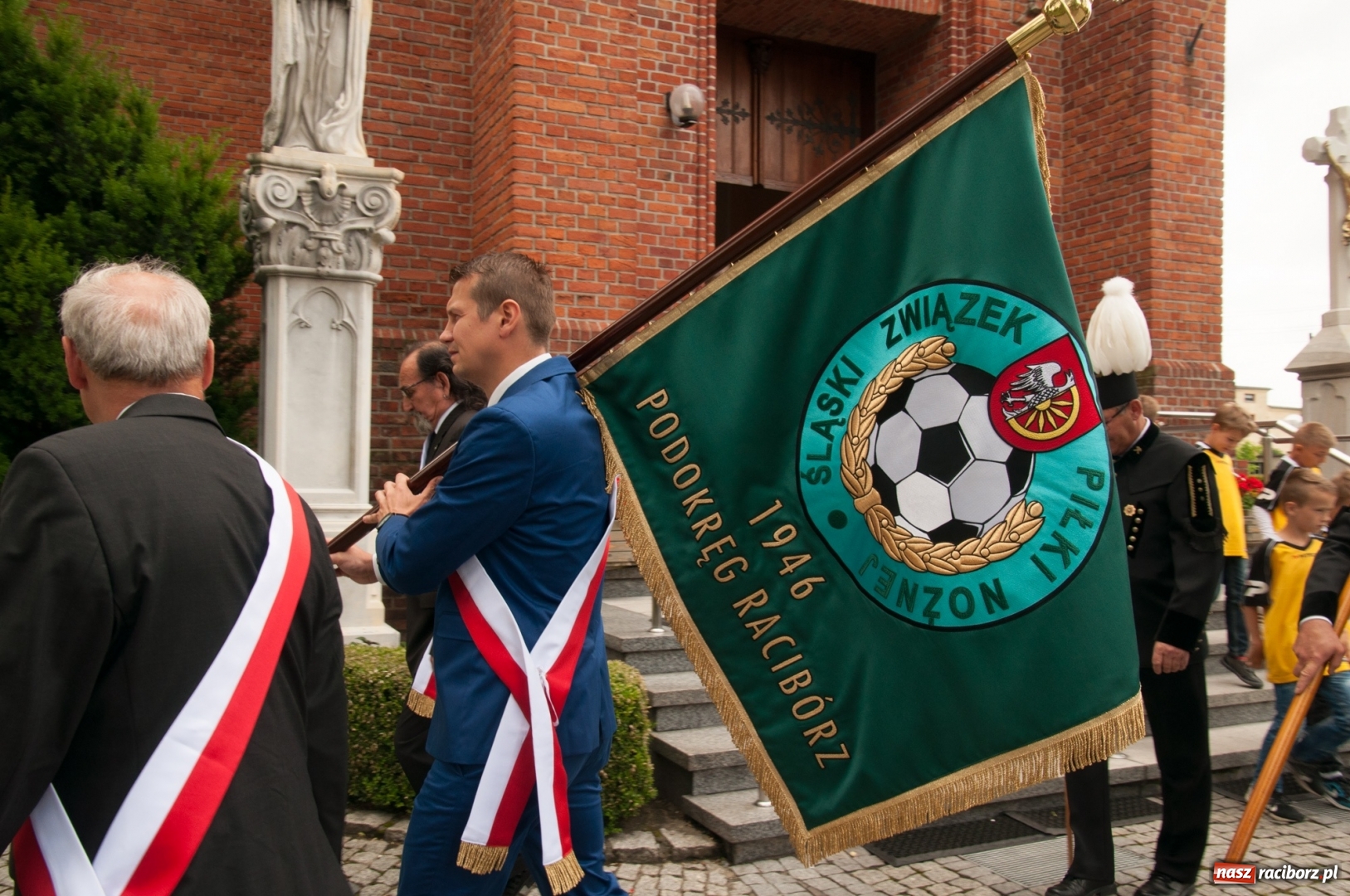 Zdjęcie w galerii na portalu naszraciborz.pl: LKS 07 Markowice ma nowy sztandar. Trzeci dzień obchodów 110 lat klubu wiadomości z regionu