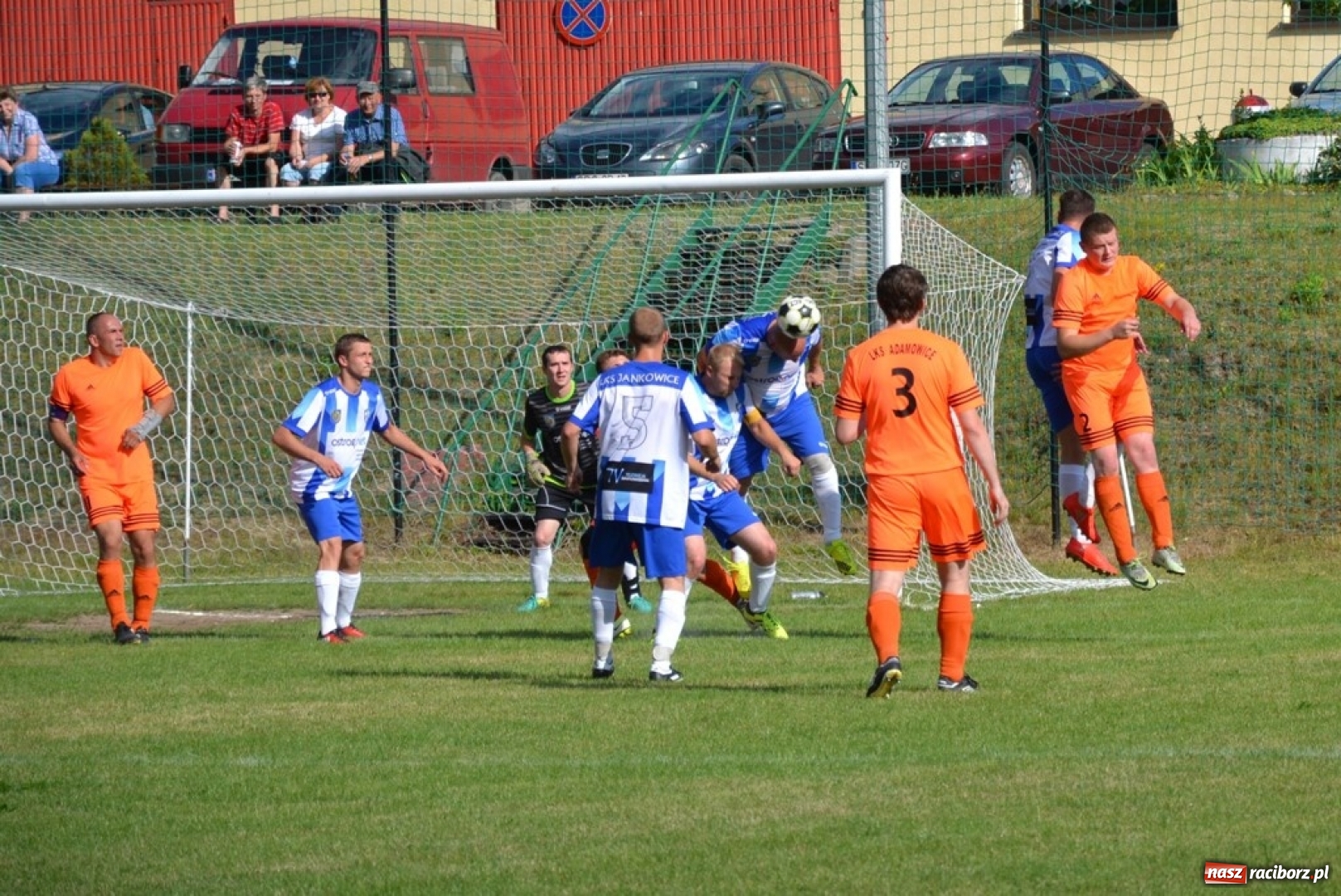 Zdjęcie w galerii na portalu naszraciborz.pl: Jankowice zostają w B klasie. Trudna sytuacja Adamowic! wiadomości z regionu