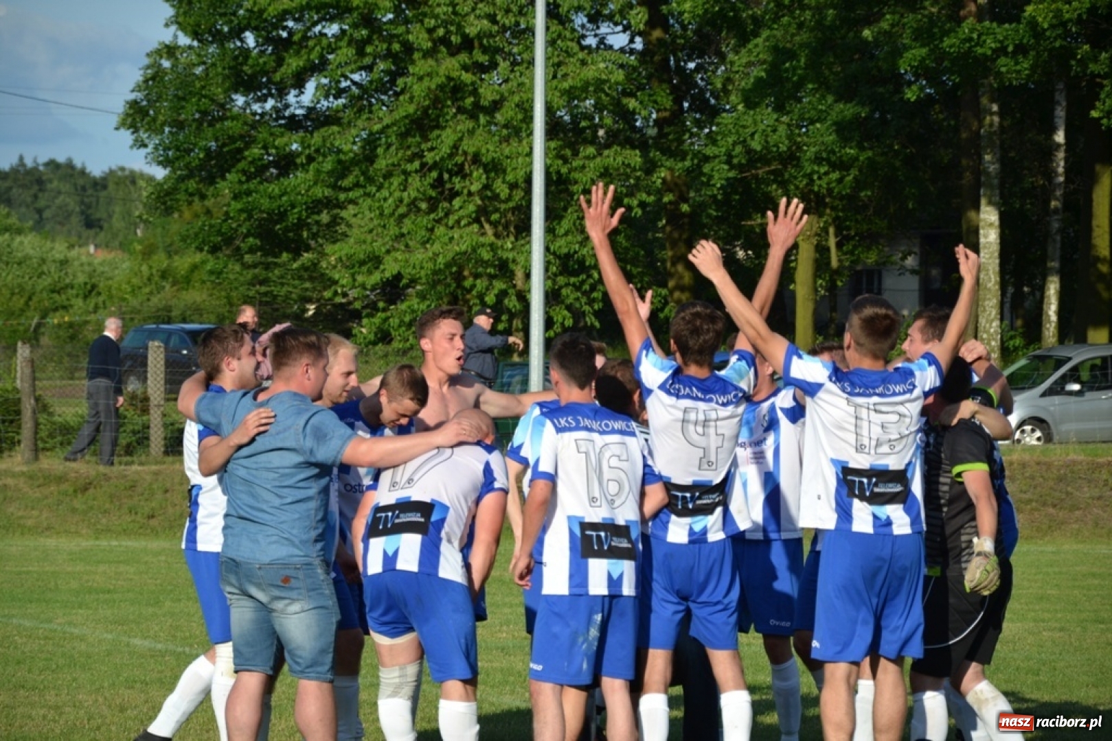 Zdjęcie w galerii na portalu naszraciborz.pl: Jankowice zostają w B klasie. Trudna sytuacja Adamowic! wiadomości z regionu