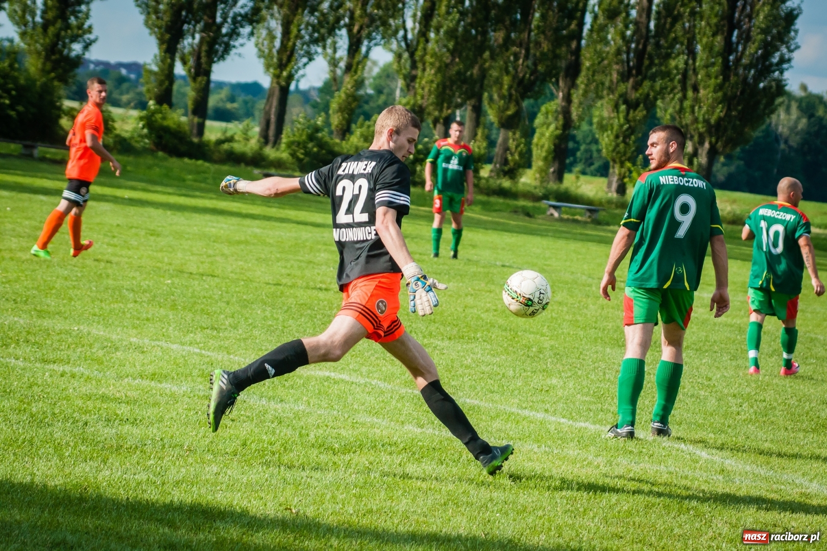 Zdjęcie w galerii na portalu naszraciborz.pl: B klasa: Przebudzenie Odry, pożegnanie Wojnowic wiadomości z regionu