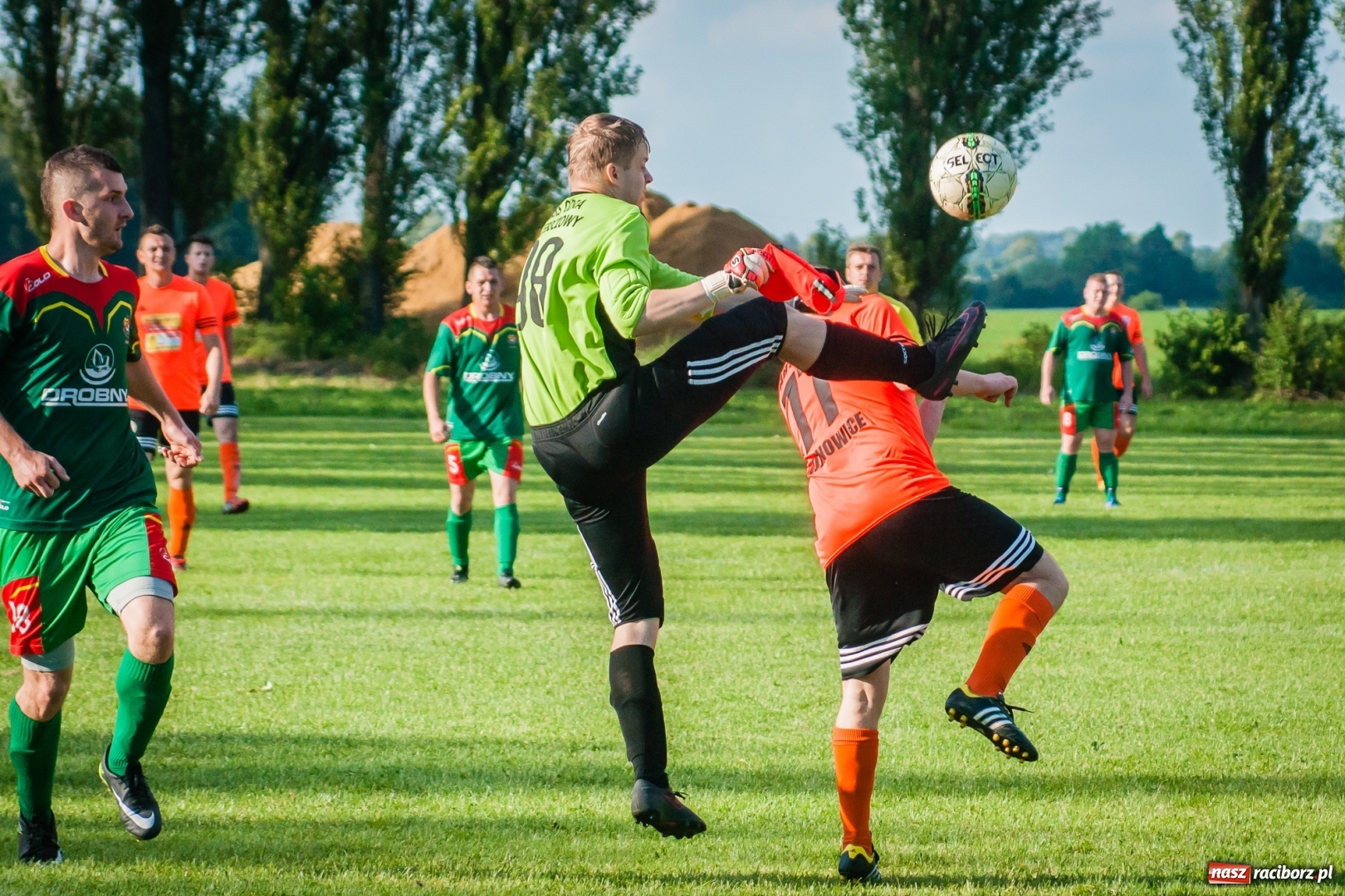 Zdjęcie w galerii na portalu naszraciborz.pl: B klasa: Przebudzenie Odry, pożegnanie Wojnowic wiadomości z regionu