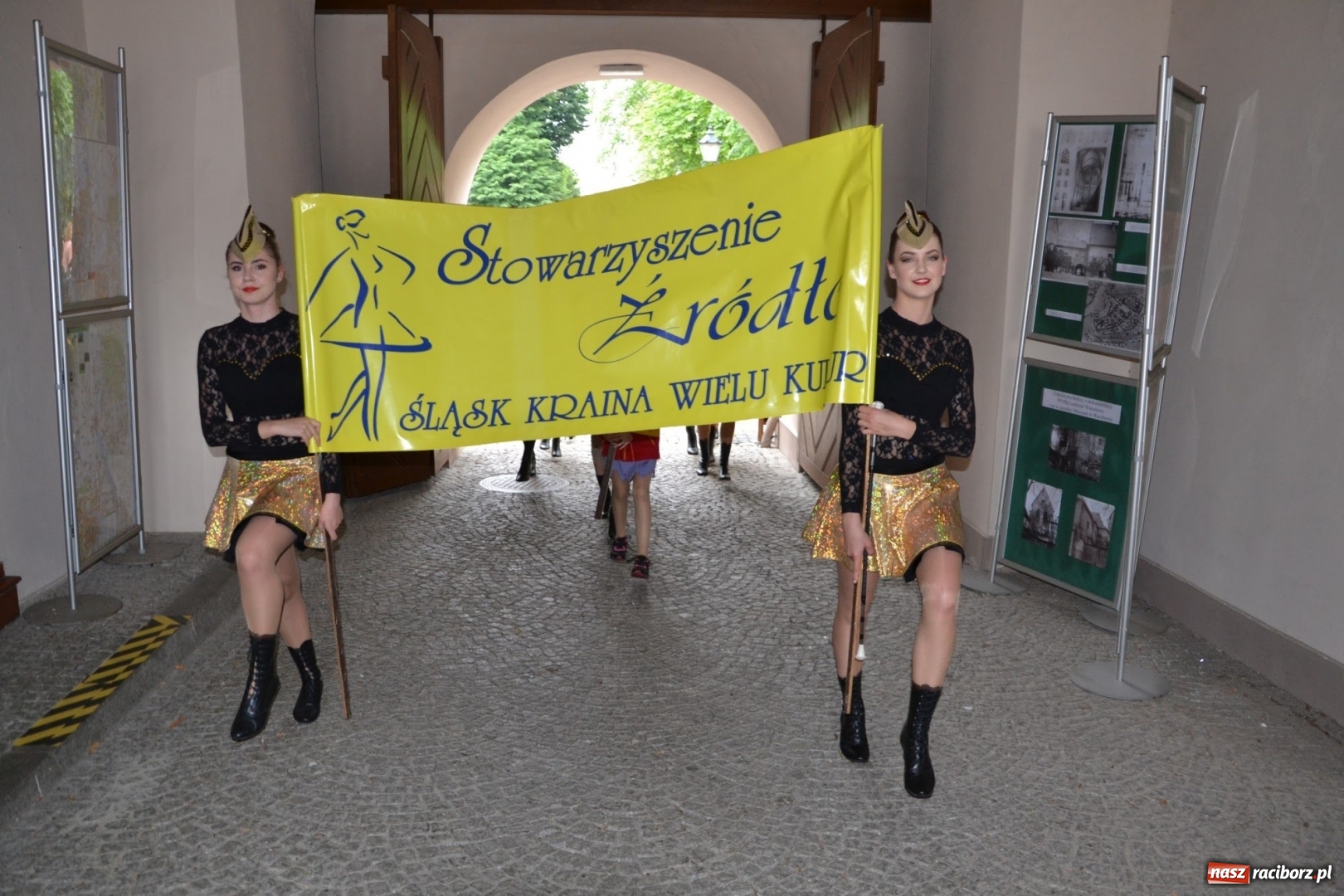 Zdjęcie w galerii na portalu naszraciborz.pl: Śląsk Kraina Wielu Kultur - występy zespołów na Zamku Piastowskim wiadomości z regionu