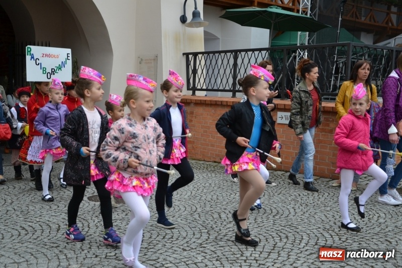 Zdjęcie w galerii na portalu naszraciborz.pl: Śląsk Kraina Wielu Kultur - występy zespołów na Zamku Piastowskim wiadomości z regionu