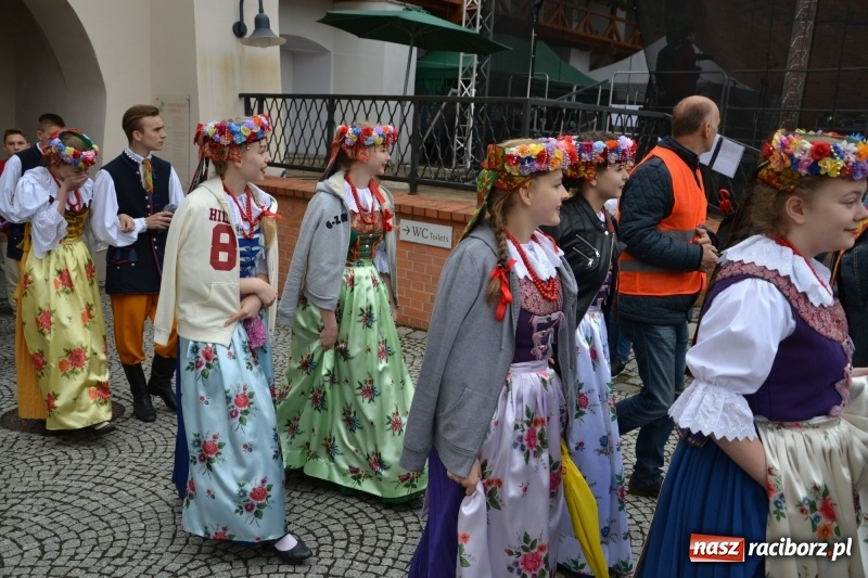Zdjęcie w galerii na portalu naszraciborz.pl: Śląsk Kraina Wielu Kultur - występy zespołów na Zamku Piastowskim wiadomości z regionu