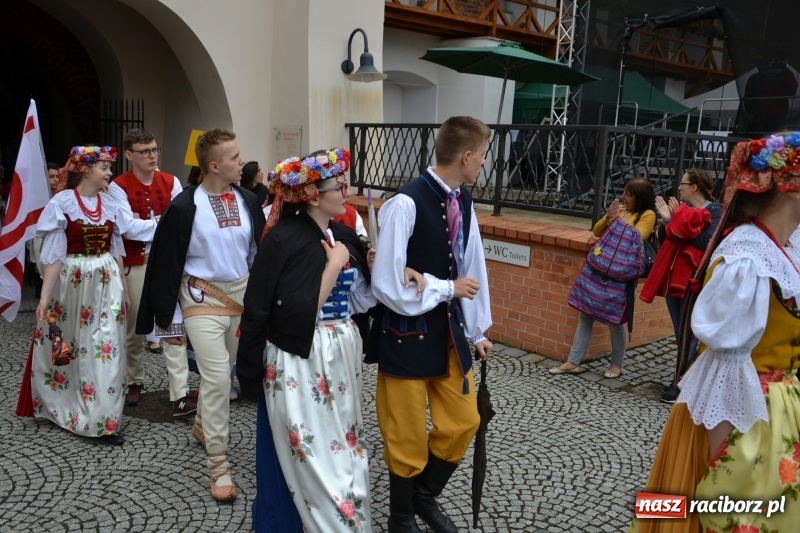 Zdjęcie w galerii na portalu naszraciborz.pl: Śląsk Kraina Wielu Kultur - występy zespołów na Zamku Piastowskim wiadomości z regionu