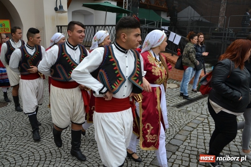 Zdjęcie w galerii na portalu naszraciborz.pl: Śląsk Kraina Wielu Kultur - występy zespołów na Zamku Piastowskim wiadomości z regionu