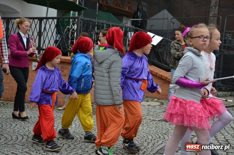 Zdjęcie w galerii na portalu naszraciborz.pl: Śląsk Kraina Wielu Kultur - występy zespołów na Zamku Piastowskim wiadomości z regionu