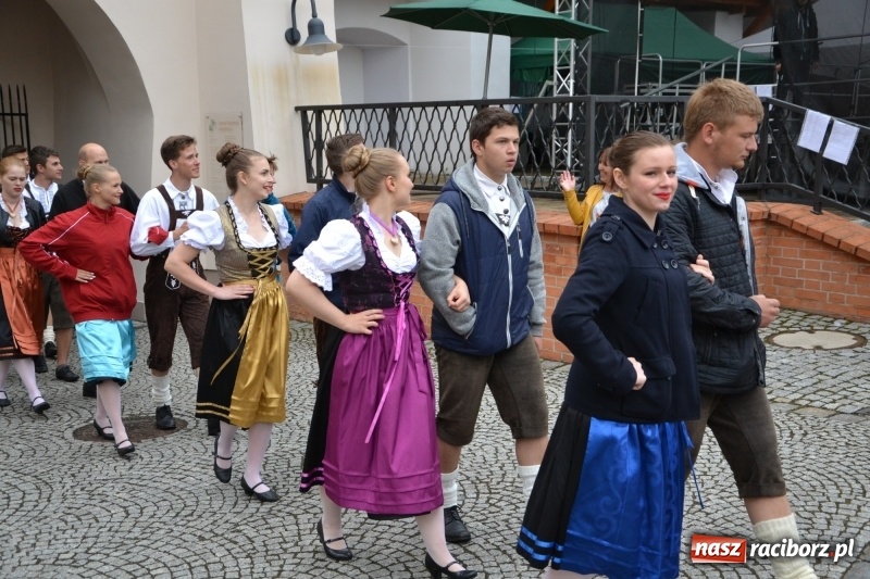 Zdjęcie w galerii na portalu naszraciborz.pl: Śląsk Kraina Wielu Kultur - występy zespołów na Zamku Piastowskim wiadomości z regionu