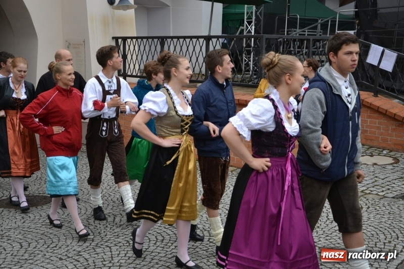 Zdjęcie w galerii na portalu naszraciborz.pl: Śląsk Kraina Wielu Kultur - występy zespołów na Zamku Piastowskim wiadomości z regionu