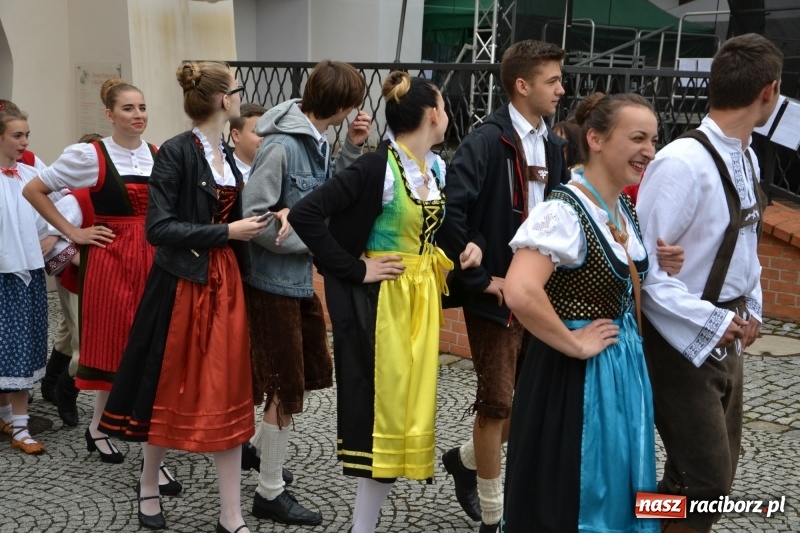 Zdjęcie w galerii na portalu naszraciborz.pl: Śląsk Kraina Wielu Kultur - występy zespołów na Zamku Piastowskim wiadomości z regionu