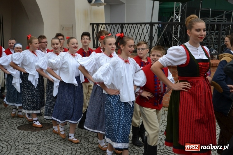 Zdjęcie w galerii na portalu naszraciborz.pl: Śląsk Kraina Wielu Kultur - występy zespołów na Zamku Piastowskim wiadomości z regionu