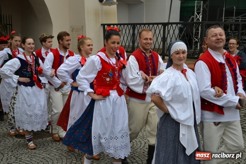 Zdjęcie w galerii na portalu naszraciborz.pl: Śląsk Kraina Wielu Kultur - występy zespołów na Zamku Piastowskim wiadomości z regionu