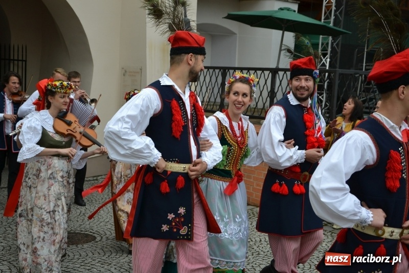 Zdjęcie w galerii na portalu naszraciborz.pl: Śląsk Kraina Wielu Kultur - występy zespołów na Zamku Piastowskim wiadomości z regionu