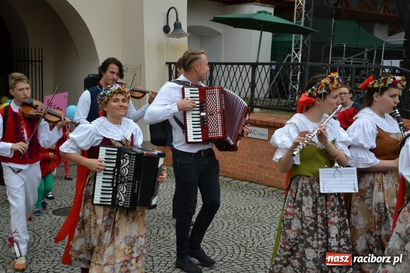Zdjęcie w galerii na portalu naszraciborz.pl: Śląsk Kraina Wielu Kultur - występy zespołów na Zamku Piastowskim wiadomości z regionu
