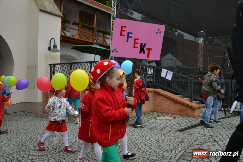 Zdjęcie w galerii na portalu naszraciborz.pl: Śląsk Kraina Wielu Kultur - występy zespołów na Zamku Piastowskim wiadomości z regionu