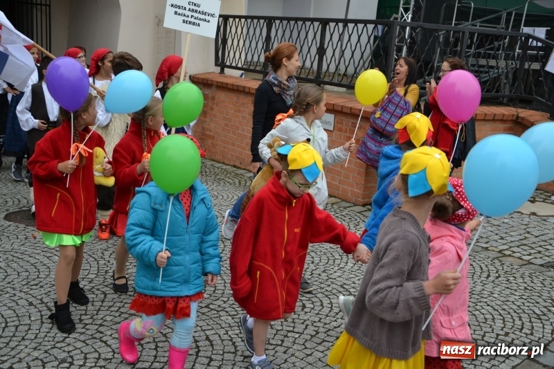 Zdjęcie w galerii na portalu naszraciborz.pl: Śląsk Kraina Wielu Kultur - występy zespołów na Zamku Piastowskim wiadomości z regionu