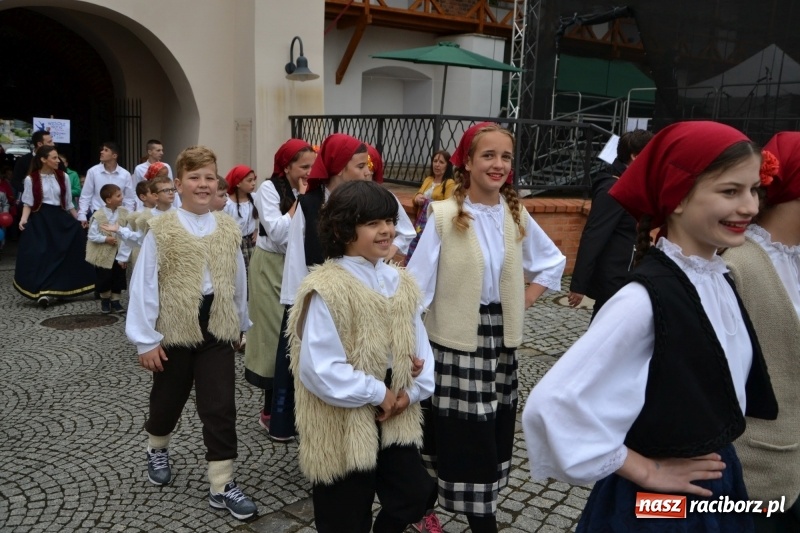 Zdjęcie w galerii na portalu naszraciborz.pl: Śląsk Kraina Wielu Kultur - występy zespołów na Zamku Piastowskim wiadomości z regionu