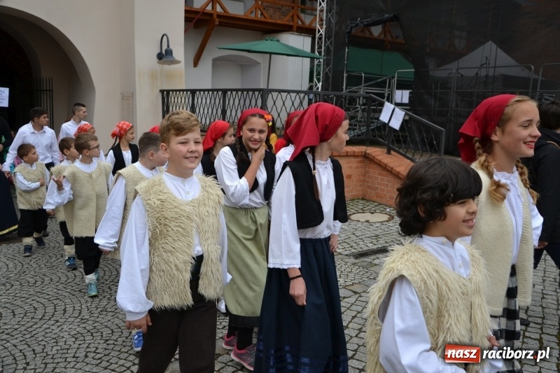 Zdjęcie w galerii na portalu naszraciborz.pl: Śląsk Kraina Wielu Kultur - występy zespołów na Zamku Piastowskim wiadomości z regionu