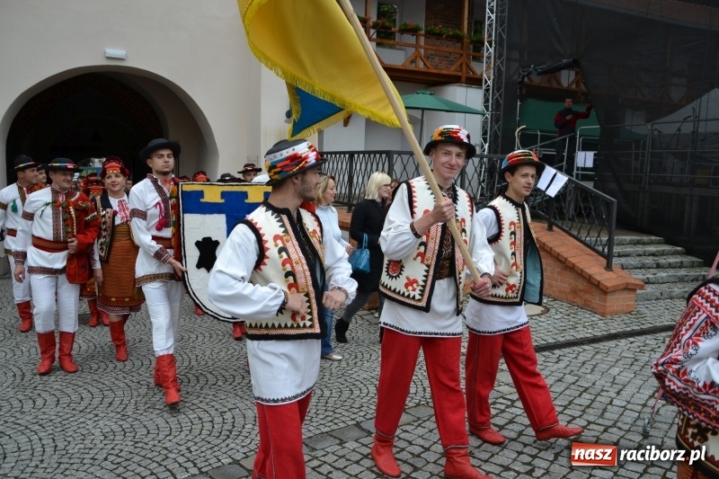 Zdjęcie w galerii na portalu naszraciborz.pl: Śląsk Kraina Wielu Kultur - występy zespołów na Zamku Piastowskim wiadomości z regionu