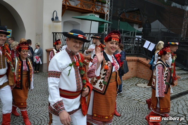 Zdjęcie w galerii na portalu naszraciborz.pl: Śląsk Kraina Wielu Kultur - występy zespołów na Zamku Piastowskim wiadomości z regionu