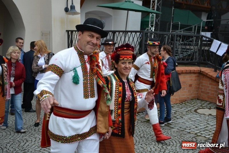 Zdjęcie w galerii na portalu naszraciborz.pl: Śląsk Kraina Wielu Kultur - występy zespołów na Zamku Piastowskim wiadomości z regionu