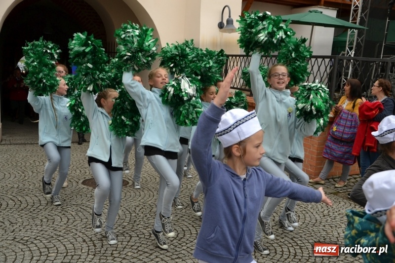 Zdjęcie w galerii na portalu naszraciborz.pl: Śląsk Kraina Wielu Kultur - występy zespołów na Zamku Piastowskim wiadomości z regionu