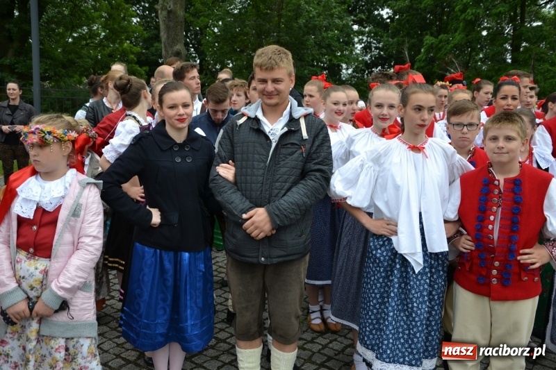 Zdjęcie w galerii na portalu naszraciborz.pl: Śląsk Kraina Wielu Kultur - występy zespołów na Zamku Piastowskim wiadomości z regionu