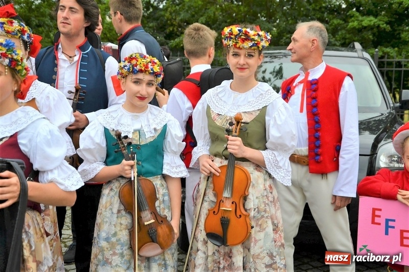 Zdjęcie w galerii na portalu naszraciborz.pl: Śląsk Kraina Wielu Kultur - występy zespołów na Zamku Piastowskim wiadomości z regionu