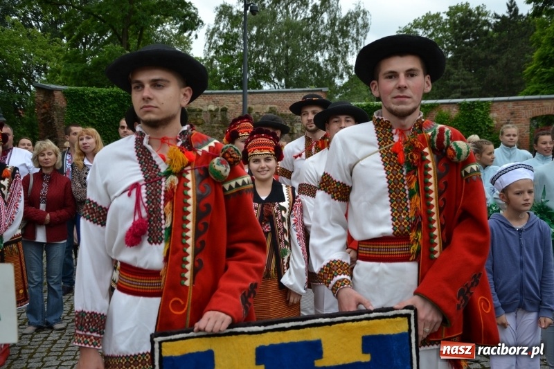 Zdjęcie w galerii na portalu naszraciborz.pl: Śląsk Kraina Wielu Kultur - występy zespołów na Zamku Piastowskim wiadomości z regionu