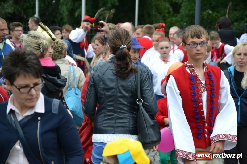 Zdjęcie w galerii na portalu naszraciborz.pl: Śląsk Kraina Wielu Kultur - występy zespołów na Zamku Piastowskim wiadomości z regionu