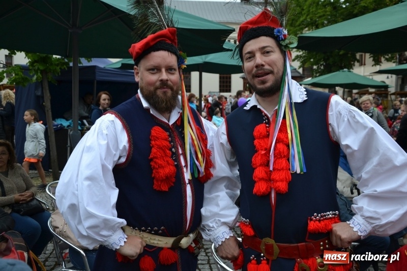 Zdjęcie w galerii na portalu naszraciborz.pl: Śląsk Kraina Wielu Kultur - występy zespołów na Zamku Piastowskim wiadomości z regionu