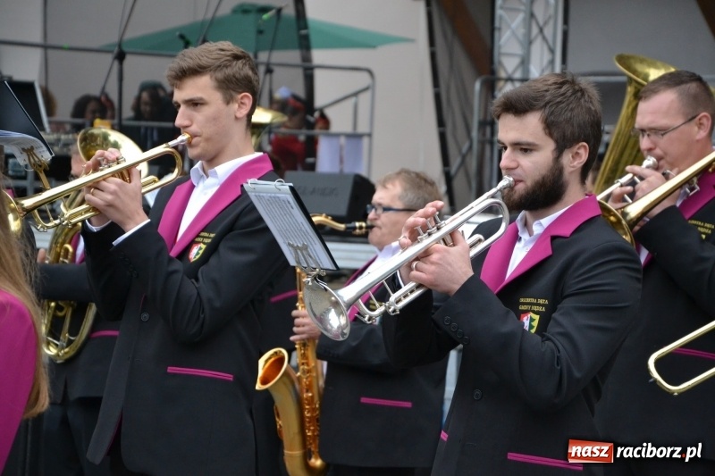 Zdjęcie w galerii na portalu naszraciborz.pl: Śląsk Kraina Wielu Kultur - występy zespołów na Zamku Piastowskim wiadomości z regionu
