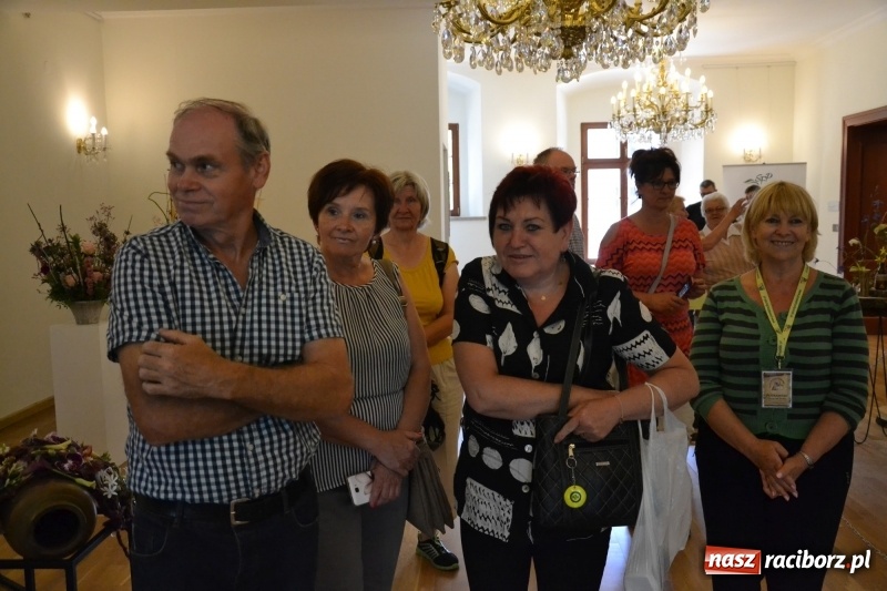 Zdjęcie w galerii na portalu naszraciborz.pl: III Krajowe Mistrzostwa Florystyczne Regionu Śląsko-Opolskiego - raciborzanin z nagrodą publiczności  wiadomości z regionu