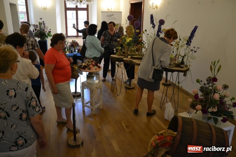 Zdjęcie w galerii na portalu naszraciborz.pl: III Krajowe Mistrzostwa Florystyczne Regionu Śląsko-Opolskiego - raciborzanin z nagrodą publiczności  wiadomości z regionu