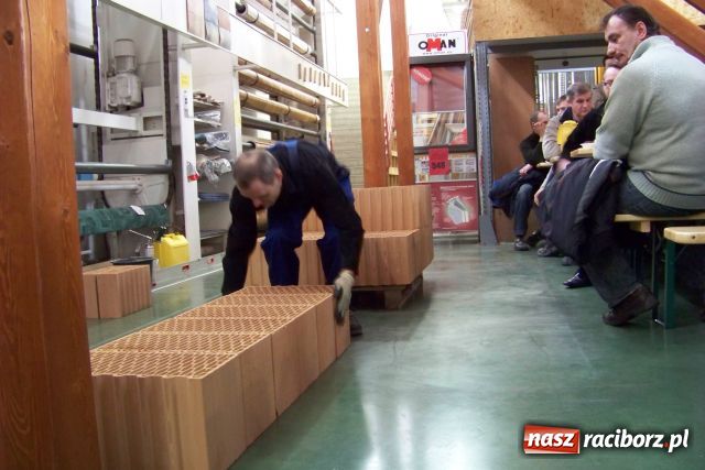 Zdjęcie w galerii na portalu naszraciborz.pl: Tylko w OMANIE nowoczesne budowanie wiadomości z regionu