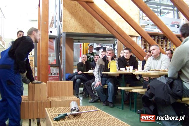 Zdjęcie w galerii na portalu naszraciborz.pl: Tylko w OMANIE nowoczesne budowanie wiadomości z regionu