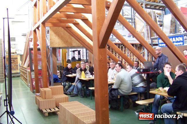 Zdjęcie w galerii na portalu naszraciborz.pl: Tylko w OMANIE nowoczesne budowanie wiadomości z regionu