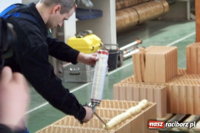 Zdjęcie w galerii na portalu naszraciborz.pl: Tylko w OMANIE nowoczesne budowanie wiadomości z regionu