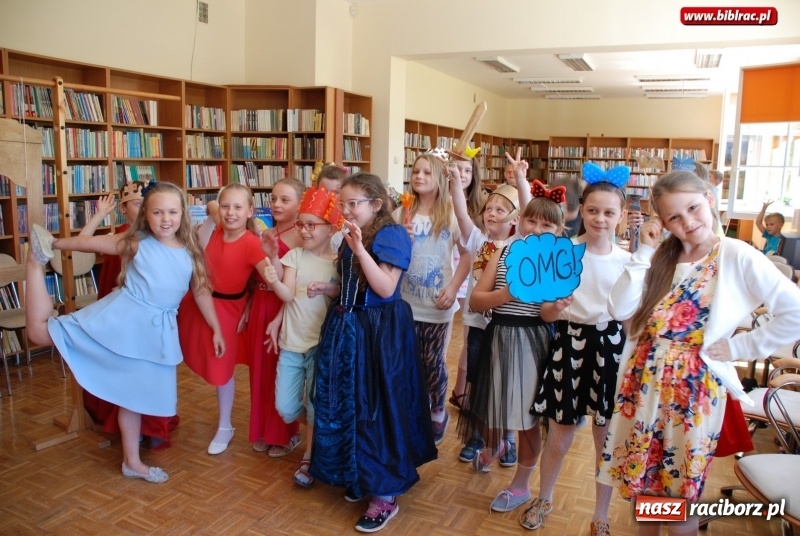 Zdjęcie w galerii na portalu naszraciborz.pl: Dzień Królewny i Królewicza w bibliotece w Ocicach wiadomości z regionu