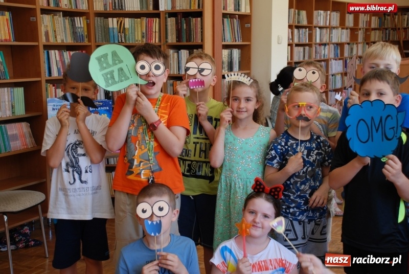 Zdjęcie w galerii na portalu naszraciborz.pl: Dzień Królewny i Królewicza w bibliotece w Ocicach wiadomości z regionu