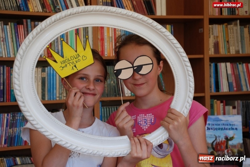 Zdjęcie w galerii na portalu naszraciborz.pl: Dzień Królewny i Królewicza w bibliotece w Ocicach wiadomości z regionu