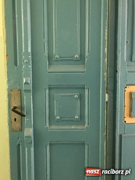 Zdjęcie w galerii na portalu naszraciborz.pl: Wnętrza starego sądu odzyskają blask. W dawnej sali posiedzeń odkryto freski wiadomości z regionu