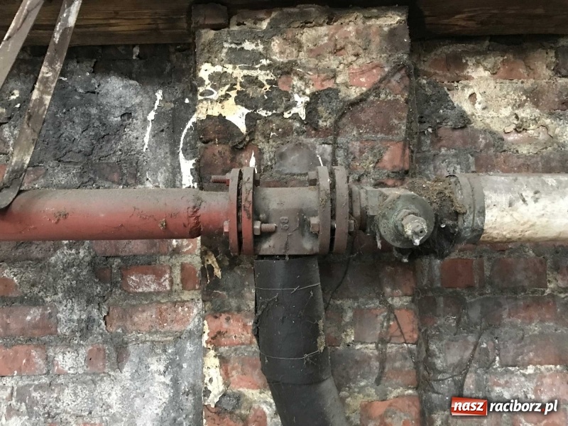 Zdjęcie w galerii na portalu naszraciborz.pl: Wnętrza starego sądu odzyskają blask. W dawnej sali posiedzeń odkryto freski wiadomości z regionu