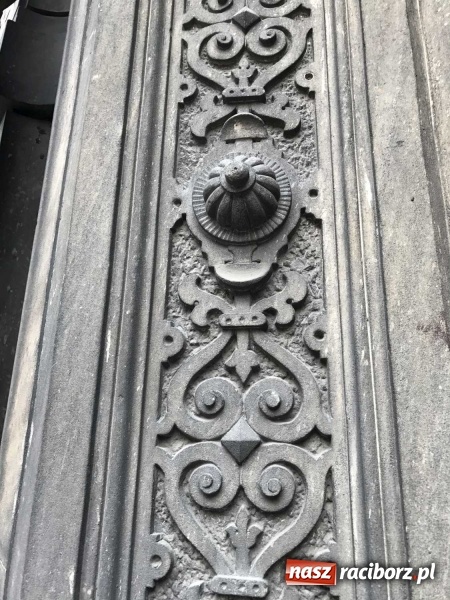 Zdjęcie w galerii na portalu naszraciborz.pl: Wnętrza starego sądu odzyskają blask. W dawnej sali posiedzeń odkryto freski wiadomości z regionu