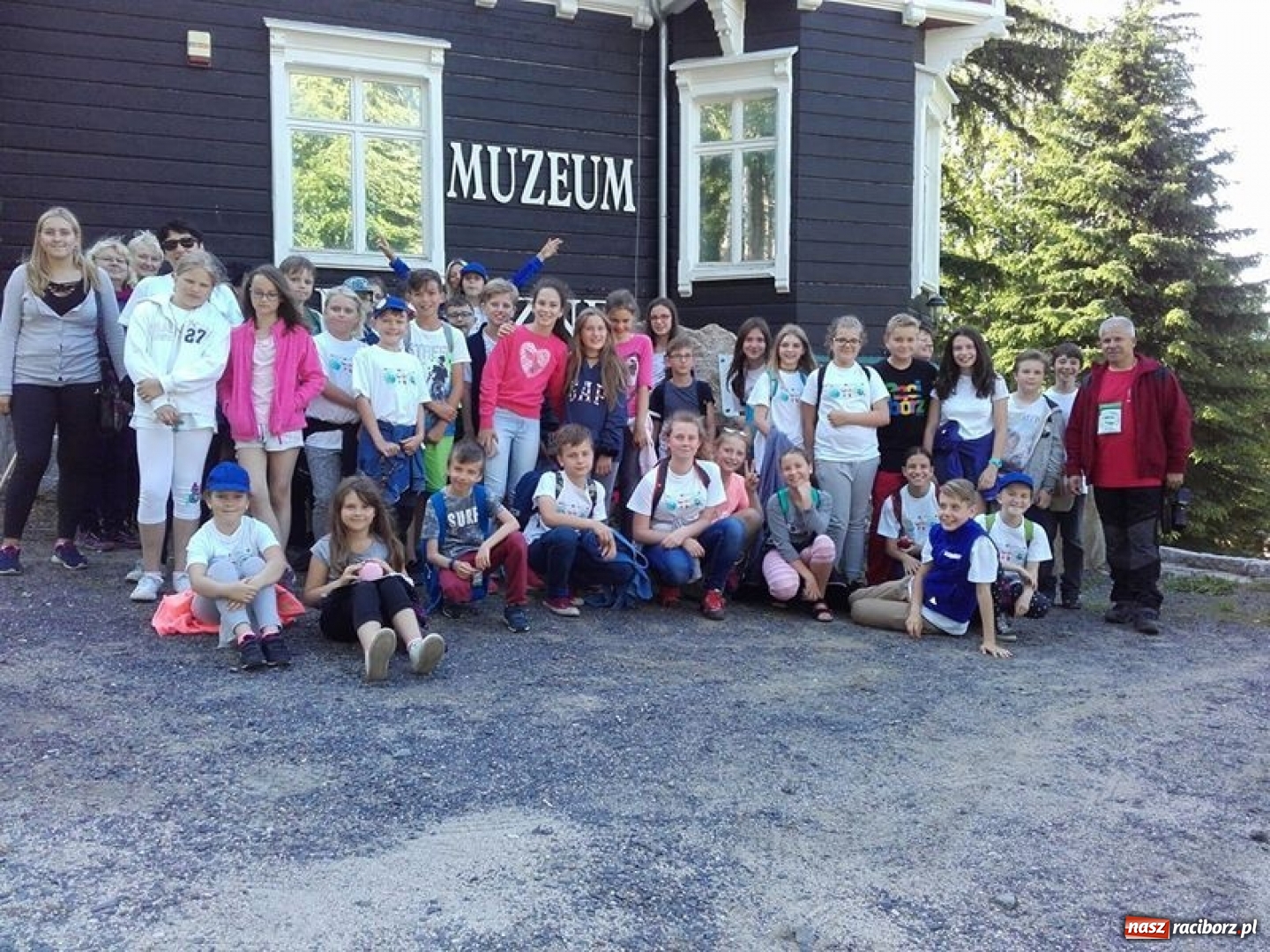 Zdjęcie w galerii na portalu naszraciborz.pl: Młodzi ekolodzy ze Szkoły Podstawowej nr 4 donoszą  wiadomości z regionu