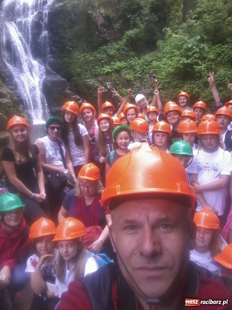 Zdjęcie w galerii na portalu naszraciborz.pl: Młodzi ekolodzy ze Szkoły Podstawowej nr 4 donoszą  wiadomości z regionu