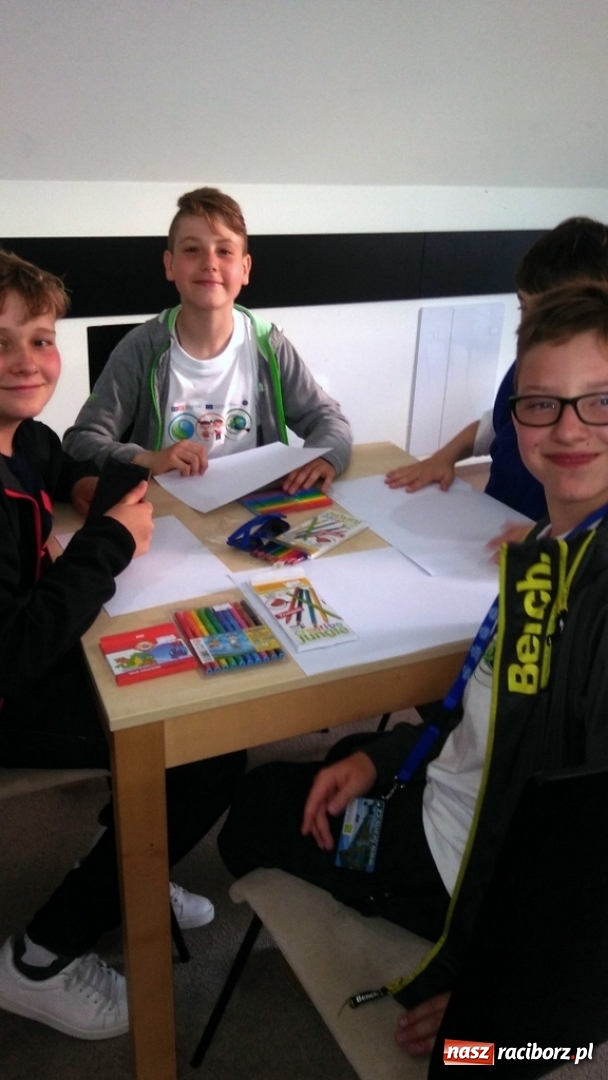 Zdjęcie w galerii na portalu naszraciborz.pl: Młodzi ekolodzy ze Szkoły Podstawowej nr 4 donoszą  wiadomości z regionu