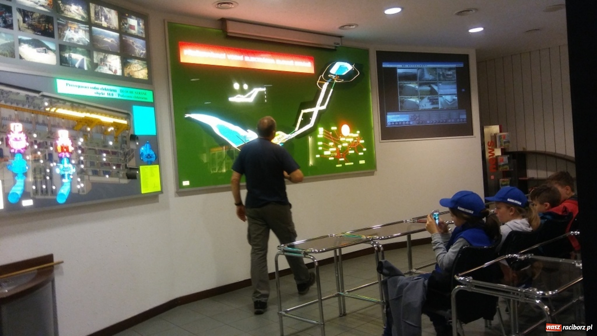 Zdjęcie w galerii na portalu naszraciborz.pl: Młodzi ekolodzy ze Szkoły Podstawowej nr 4 donoszą  wiadomości z regionu